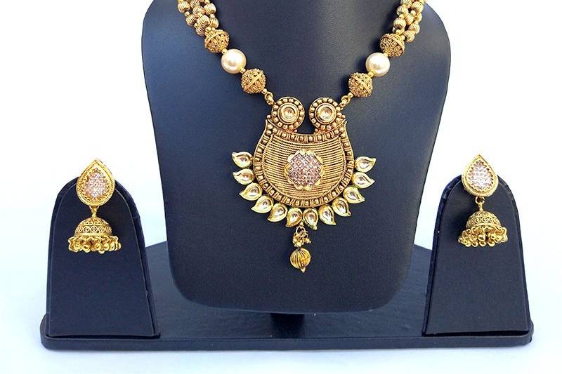 Necklace set