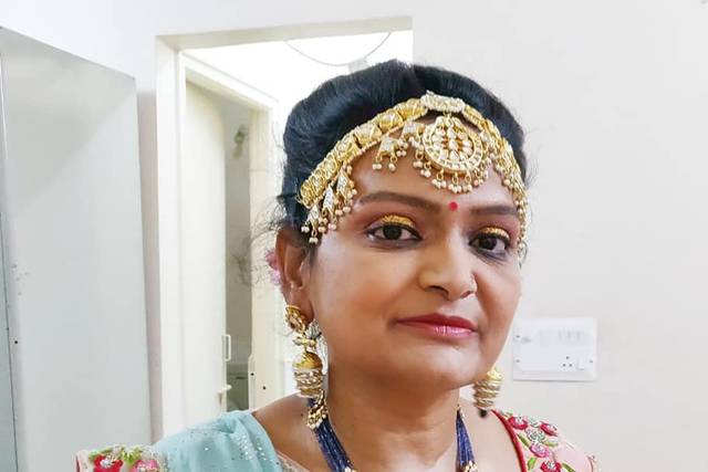 Party makeup