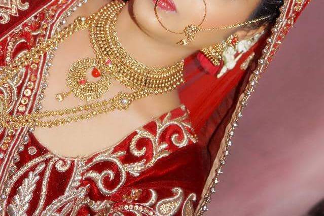 Roop Nikhar Beauty Salon