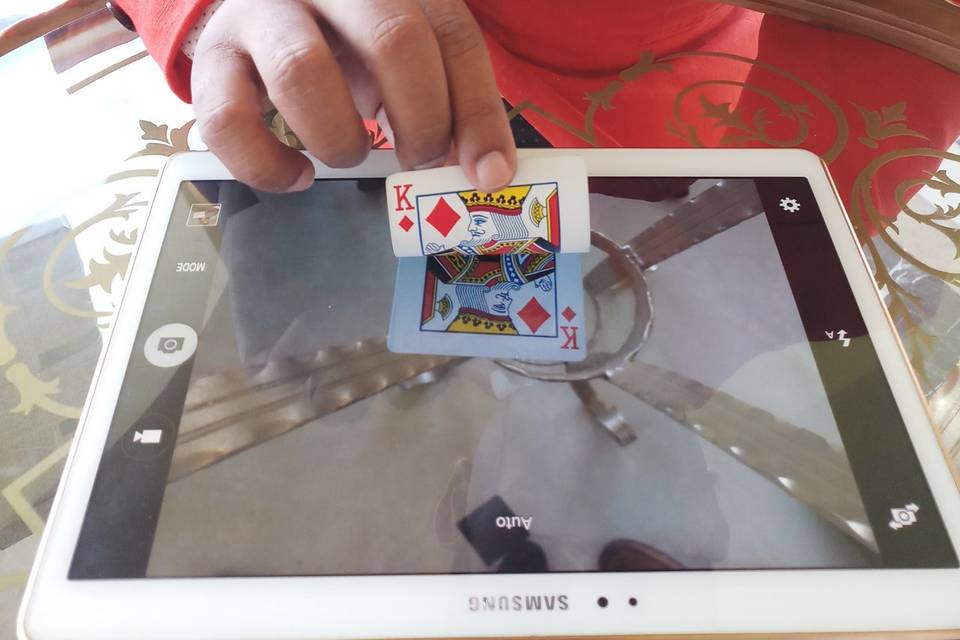 Ipad and Card Magic in Turkey