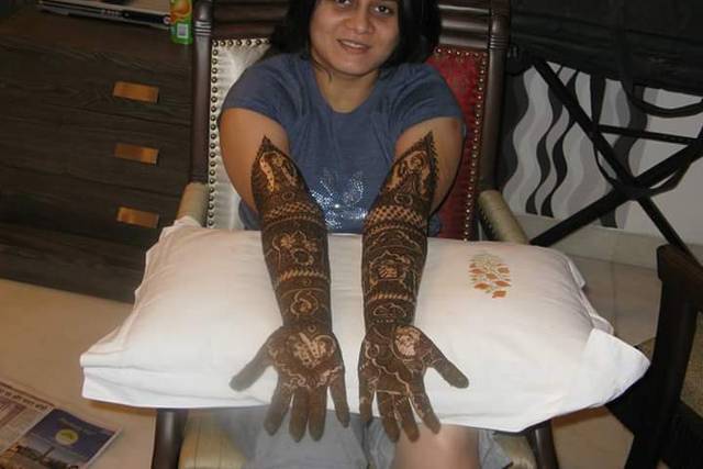 Pin by Gowthami Nitesh on Henna | Mehndi designs book, Basic mehndi  designs, Engagement mehndi designs