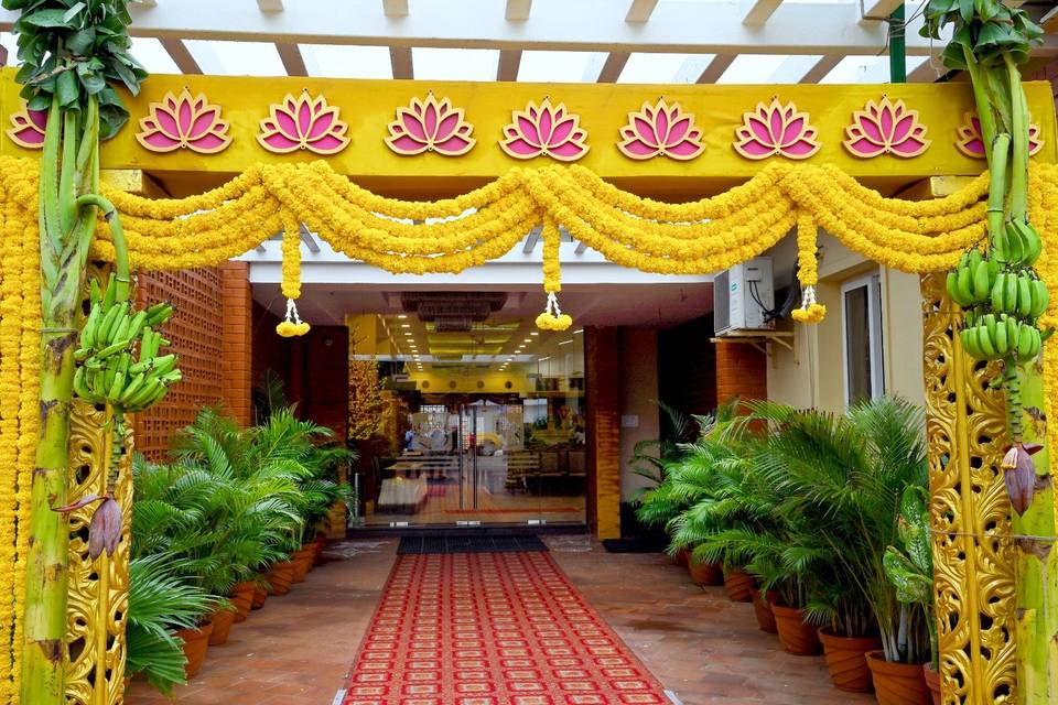 Entrance decor