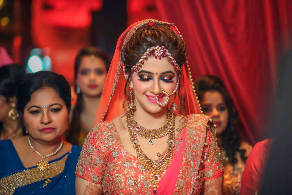 Bride Smile during Entry