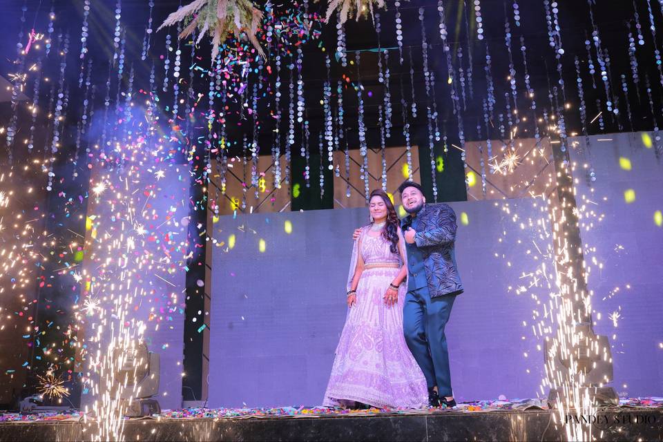 Manish Weds Abhilasha