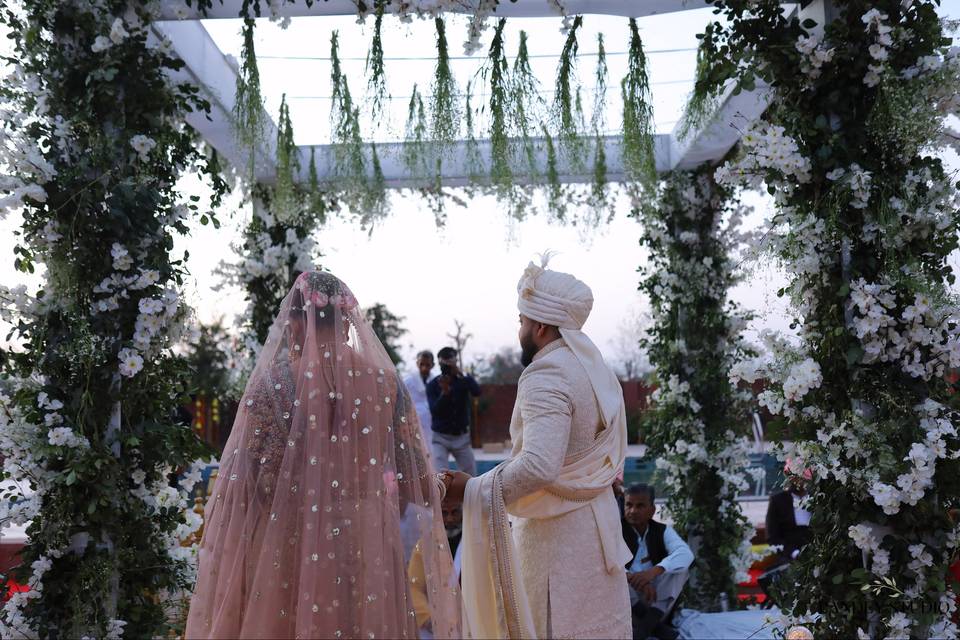 Manish Weds Abhilasha