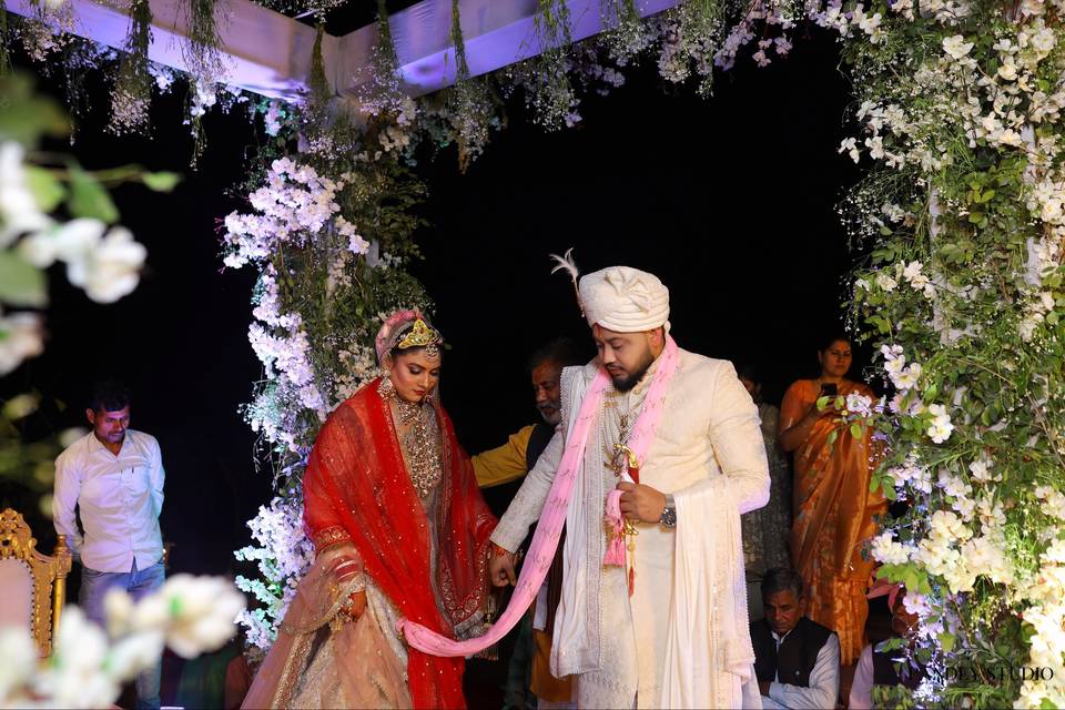 Manish Weds Abhilasha