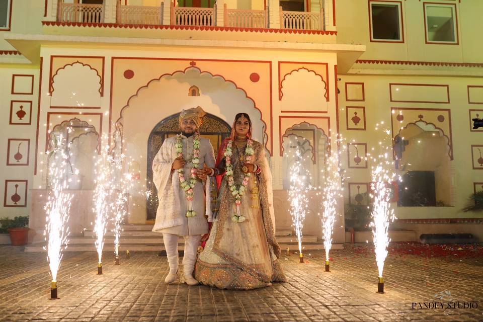 Manish Weds Abhilasha