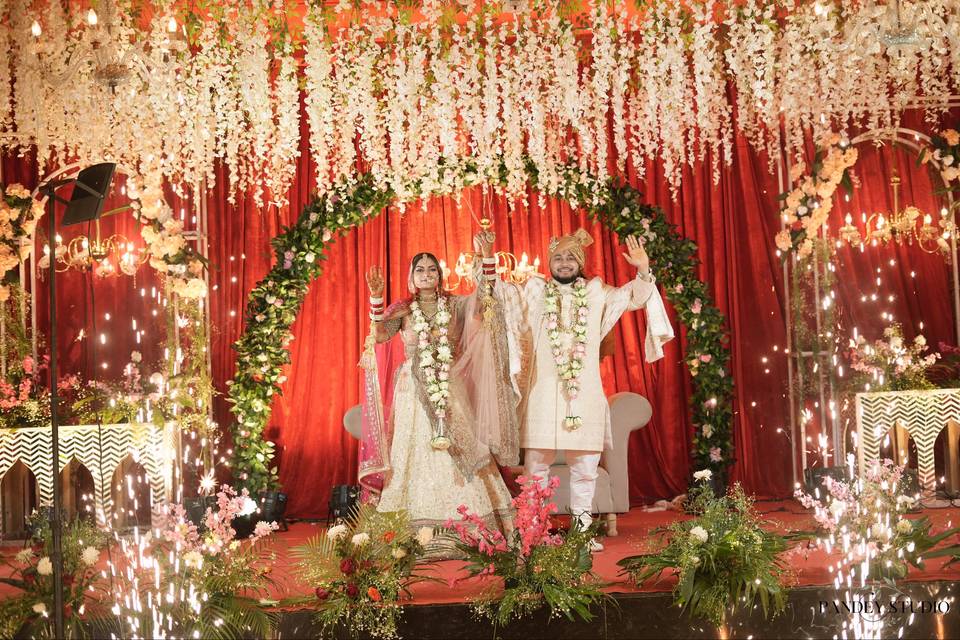 Manish Weds Abhilasha