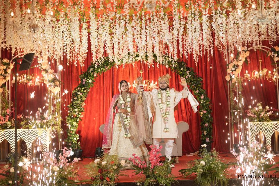 Manish Weds Abhilasha