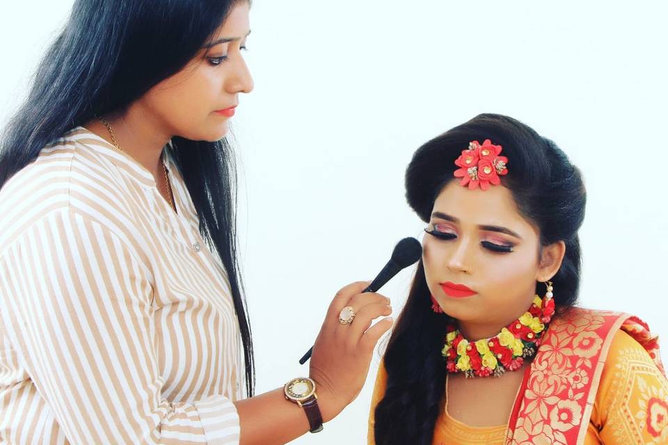 Rashmi Beauty Care