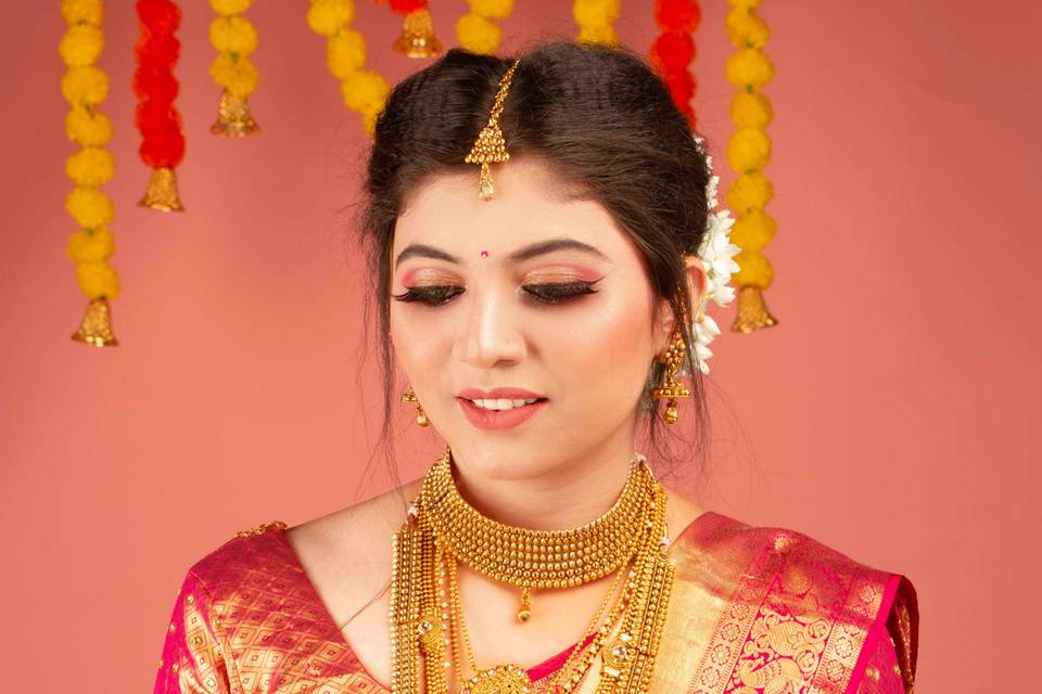 Devika Thoke Makeup Artist