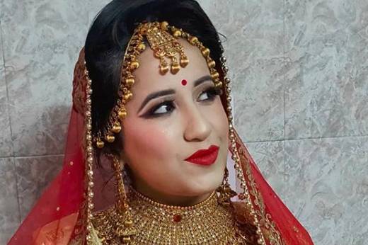 Richa Makeovers, Agra
