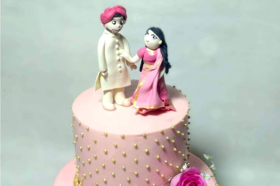 Couple Figurines Wedding Cake