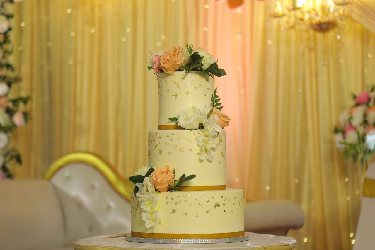 wedding cakes daves cake factory wedding cake 1 15 436046 167418666313428