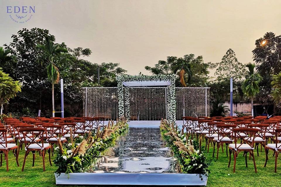 Chuppah Decor