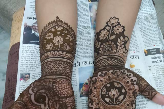 30 Flaunt-worthy Back Hand Mehendi Designs Indian Brides will Love! |  WeddingBazaar