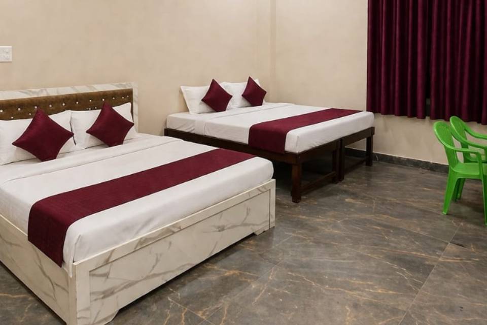 Deluxe AC4 bed room