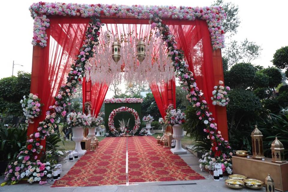 Wedding Day Entrance Decor
