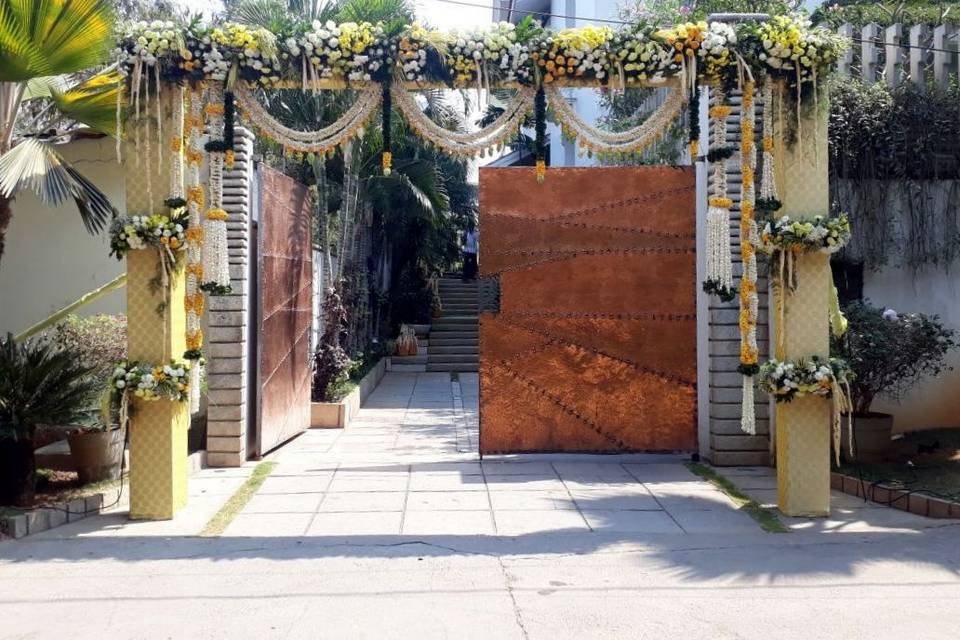 Entrace decor