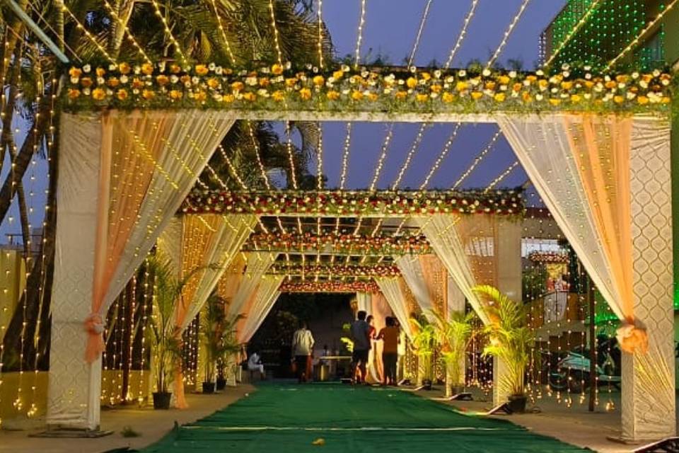 Entrance Decor