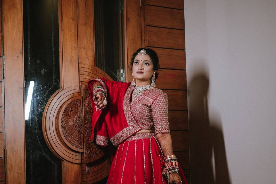 Bridal hinal