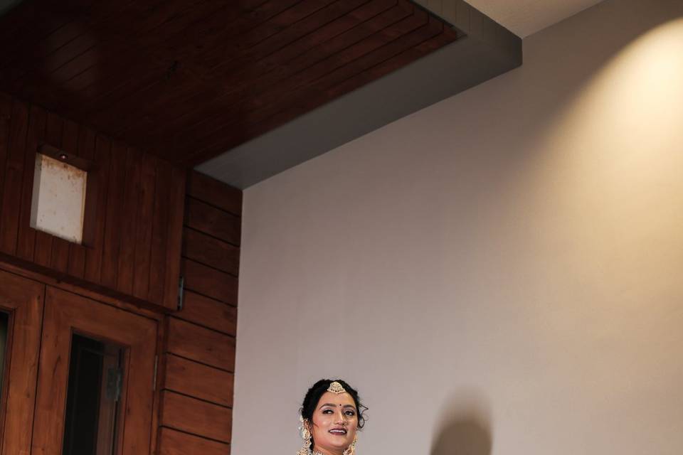 Bridal hinal