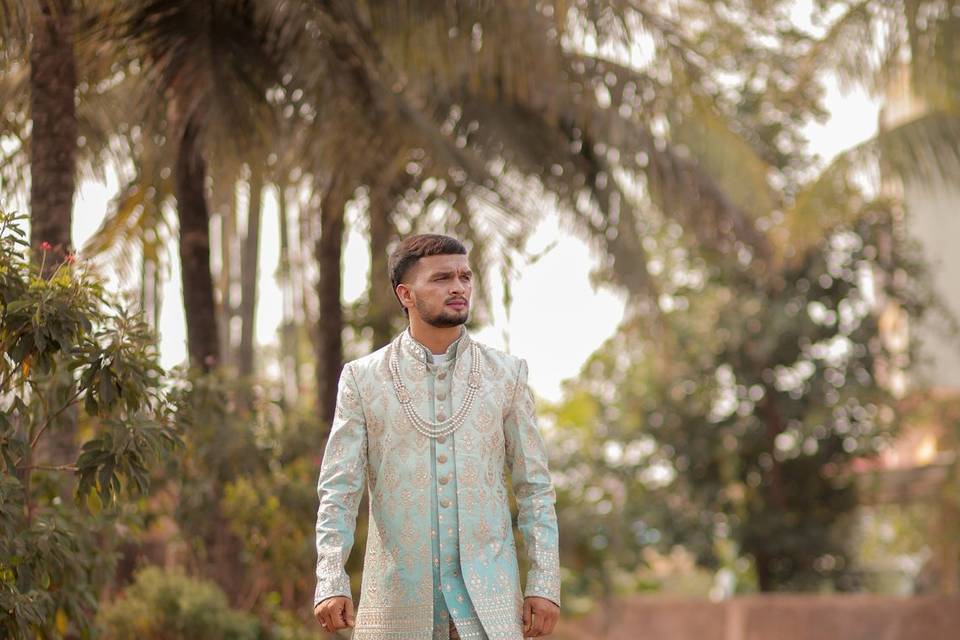 Groom
