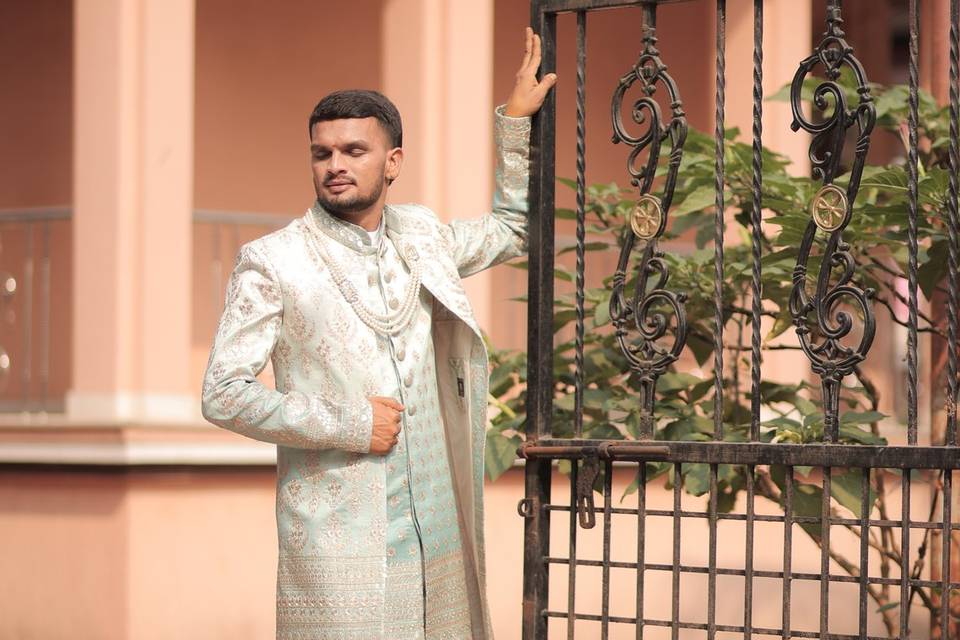 Groom