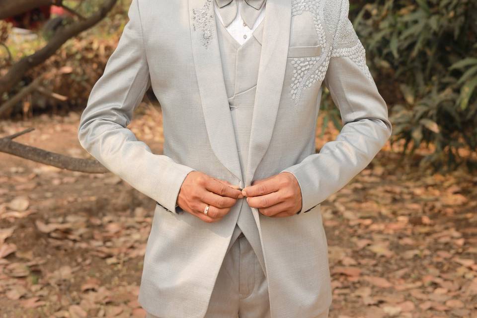 Groom Naitik