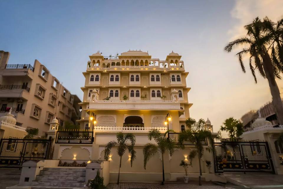 Tripli Regalia Mayur Palace