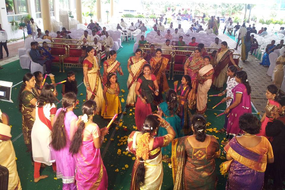 Kolatam & dandiya for weddings