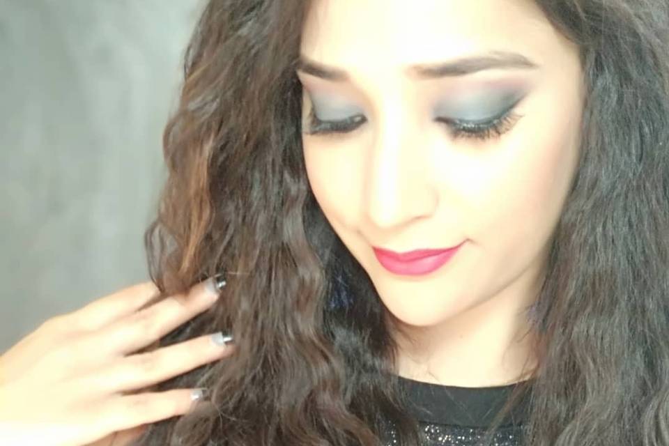 Party makeup