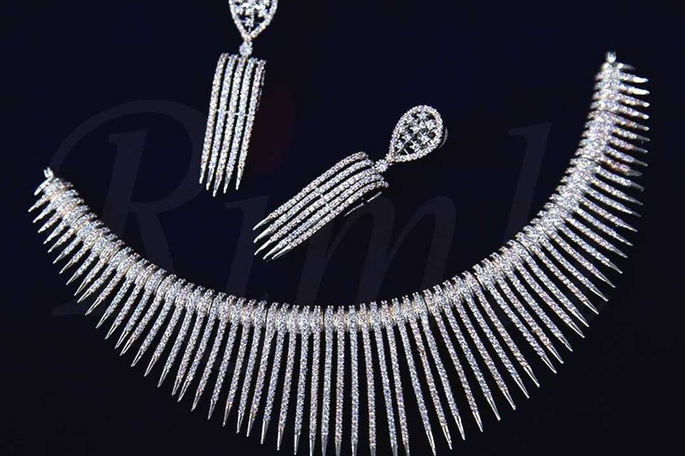 Spiky Zirconia Necklace