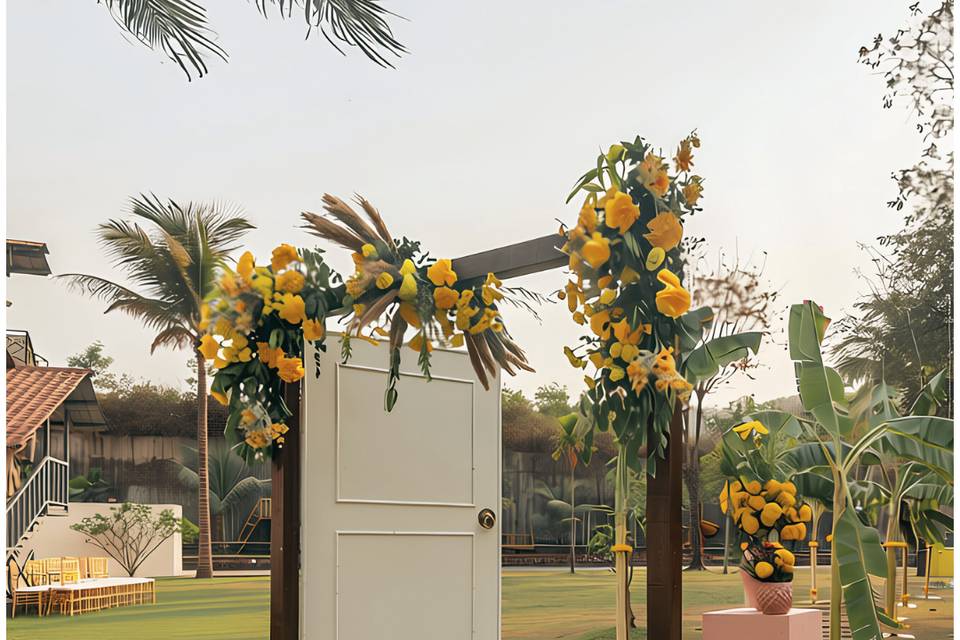 Haldi glows&florals