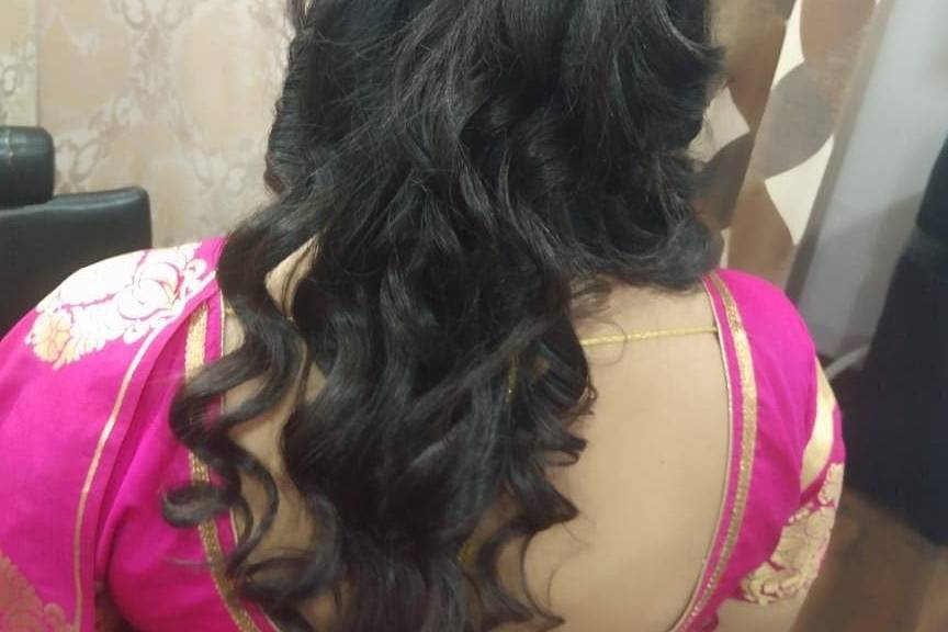 The Lavish Looks Unisex Salon, Aliganj