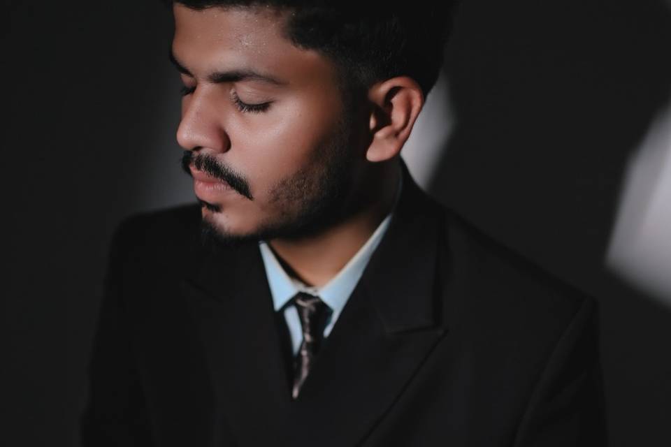 J