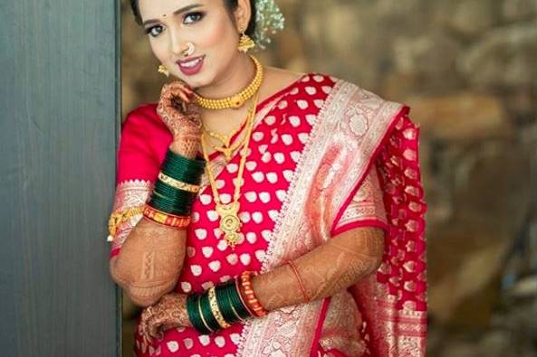 Shalu Shamu - Happy Diwali 🪔 On Lens : @sathish_photography49 Mua :  @kowshi_mua Saree : @uttara_trulyurs Blouse : @mavishstudiochennai Jewelry  : @aviraabridaljewels Location : @abc_photostudio #shalushamu #diwali #2020  #kollywoodactress #bengalibride ...