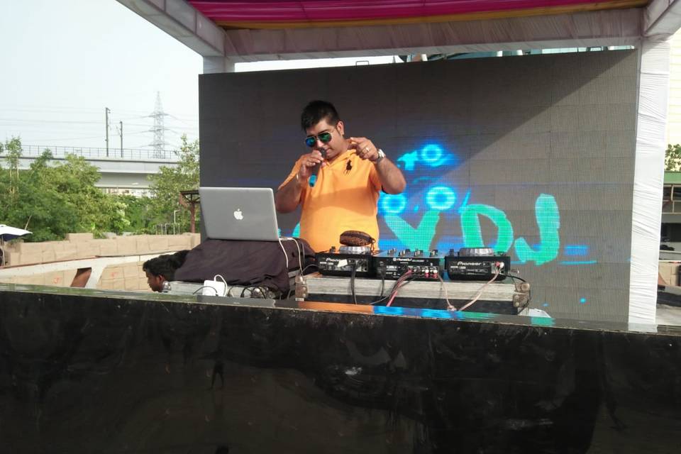 DJ Mukul Vohra