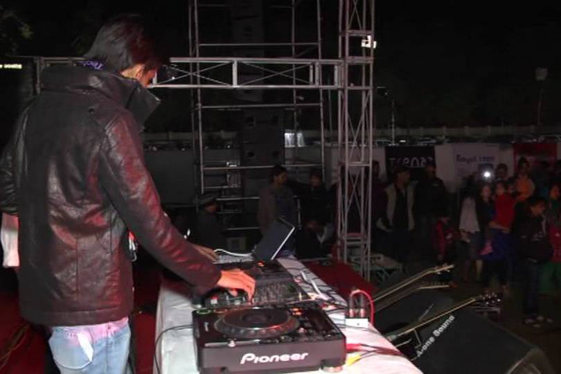 DJ Devmani Ahmedabad