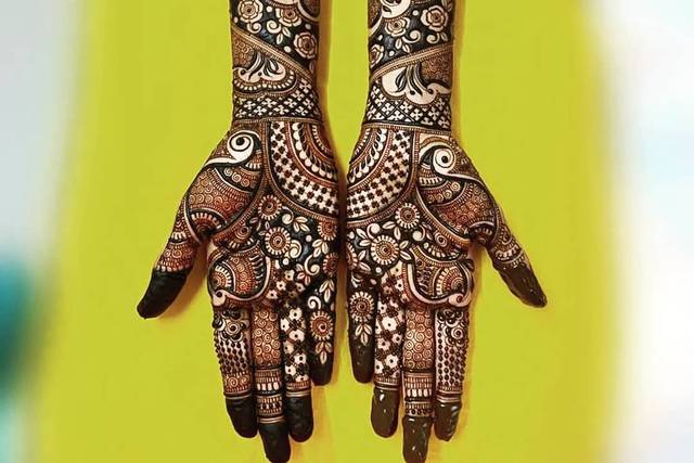 Bridal Mehndi Design at best price in Varanasi | ID: 2850643479648