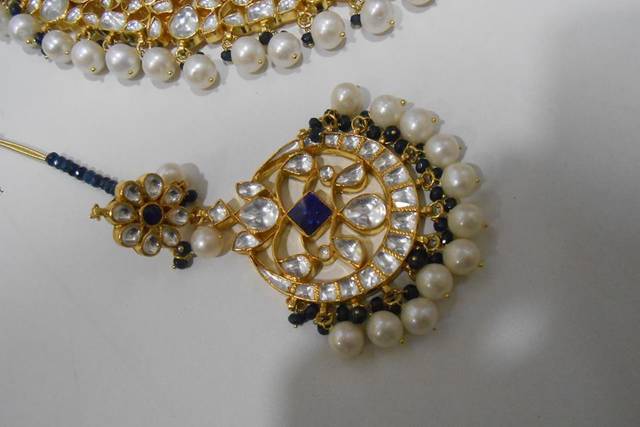 Royal on sale kundan hut