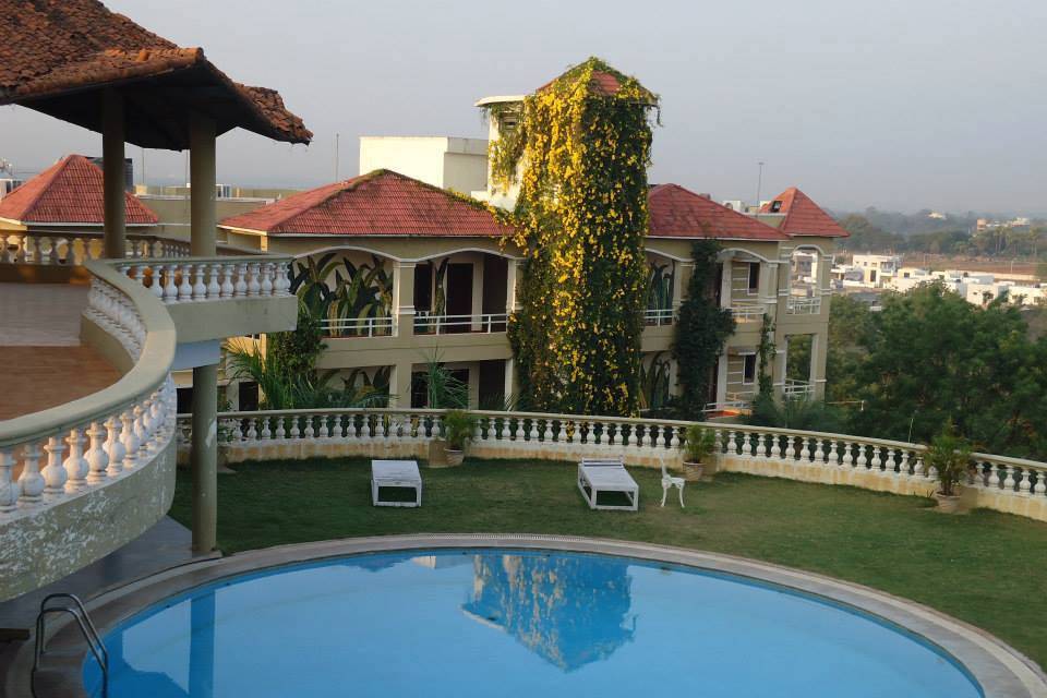 Country Club, Medchal