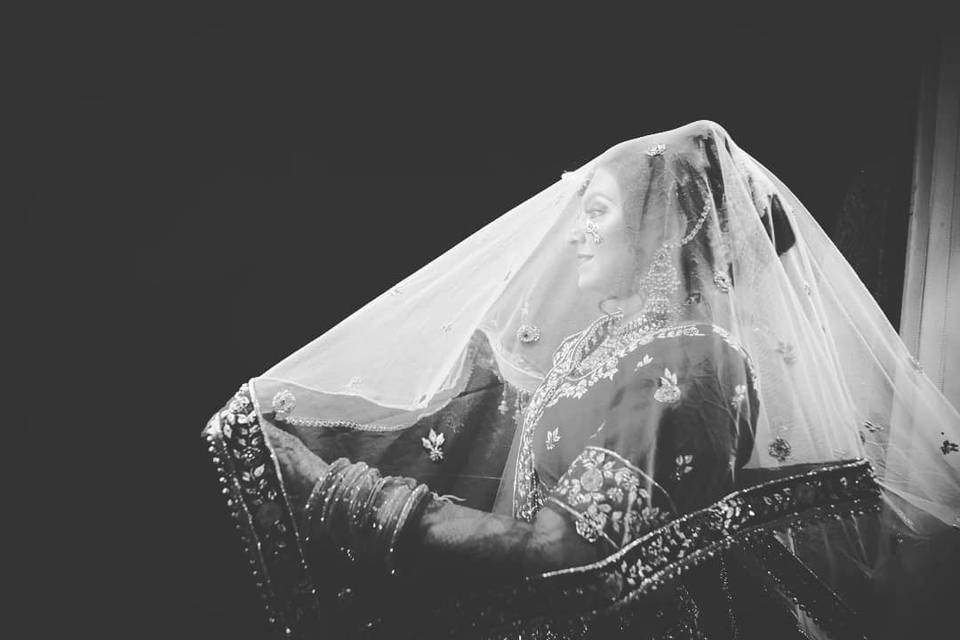 Bride : Diksh / Portrait