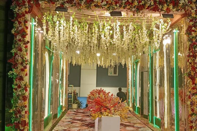 Golden World Hotel and Banquets