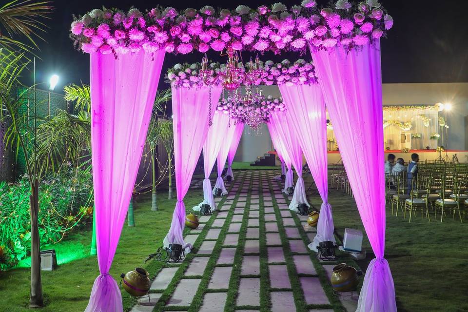 Decorated Entry Arch to Dias