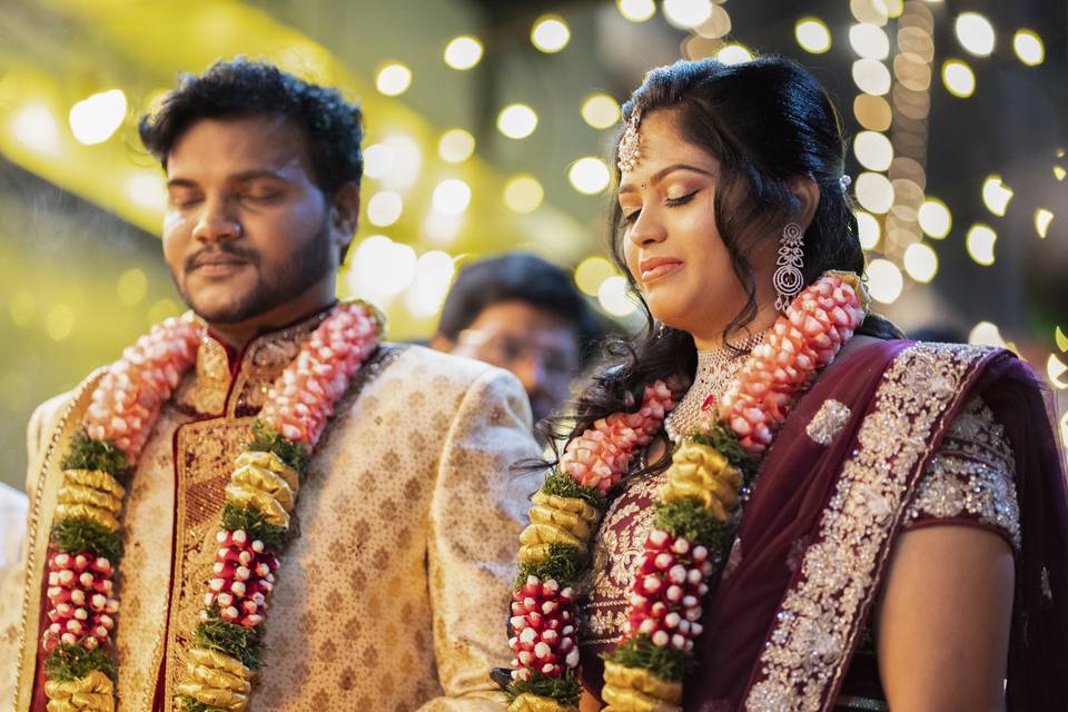 Pin by Kerthi on Tamil Wedding | Bridal photography poses, Indian bride  poses, Bride photography poses