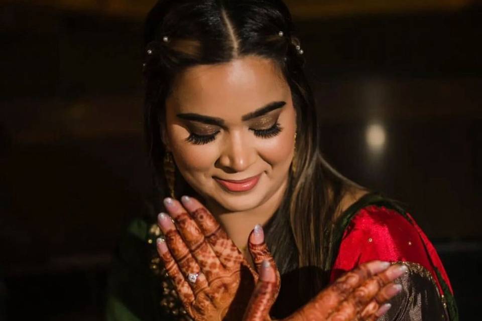 Mehendi makeup