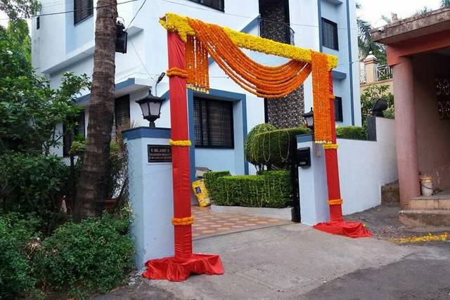 Entrance Decor