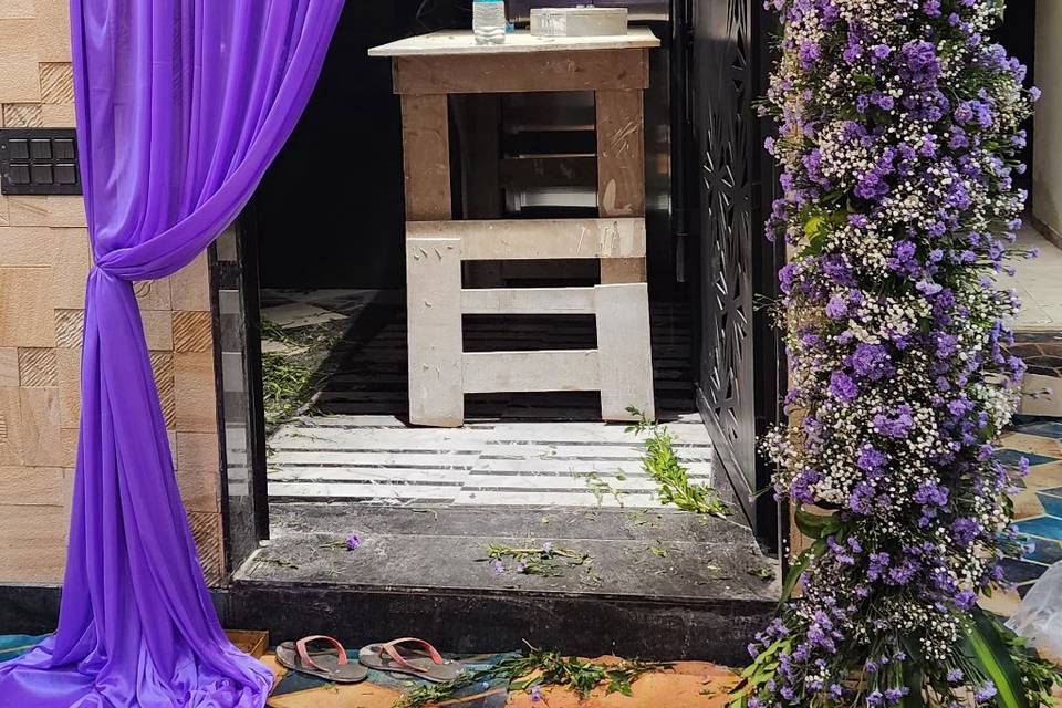 Entrance decor