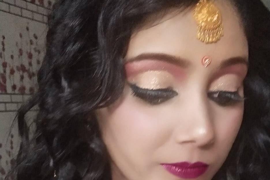 Shalini Makeovers - Beauty Salon & Academy